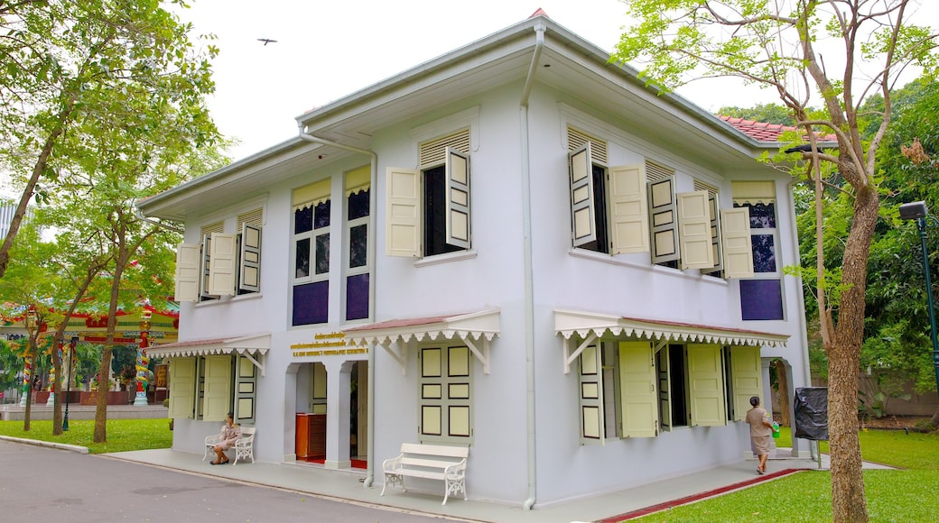 Vimanmek Palace showing heritage architecture