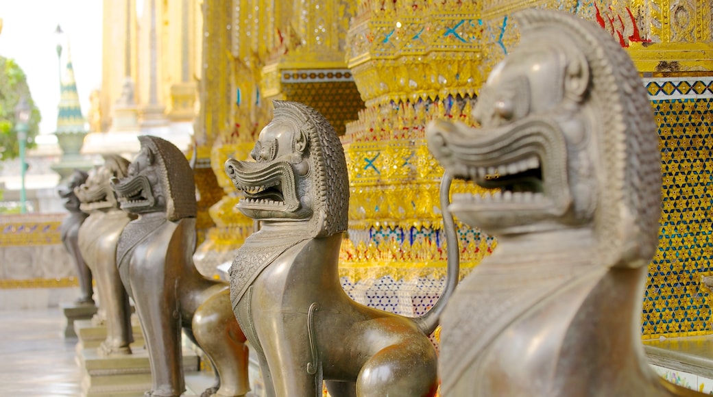 Temple du Bouddha d\'Émeraude montrant statue ou sculpture, temple ou lieu de culte et aspects religieux