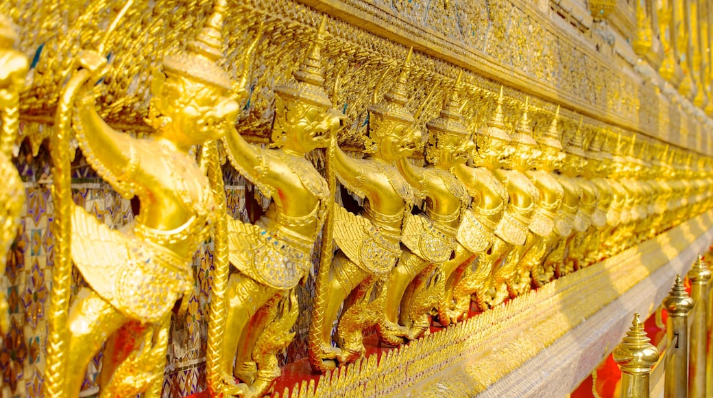 Temple of the Emerald Buddha which includes interior views, religious aspects and a temple or place of worship