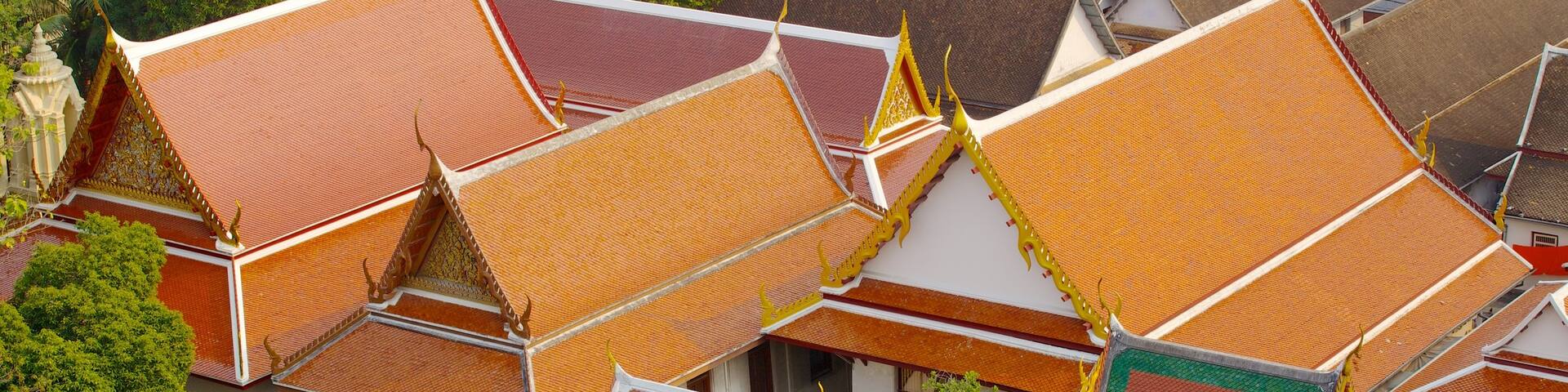 Wat Saket which includes a small town or village and heritage architecture