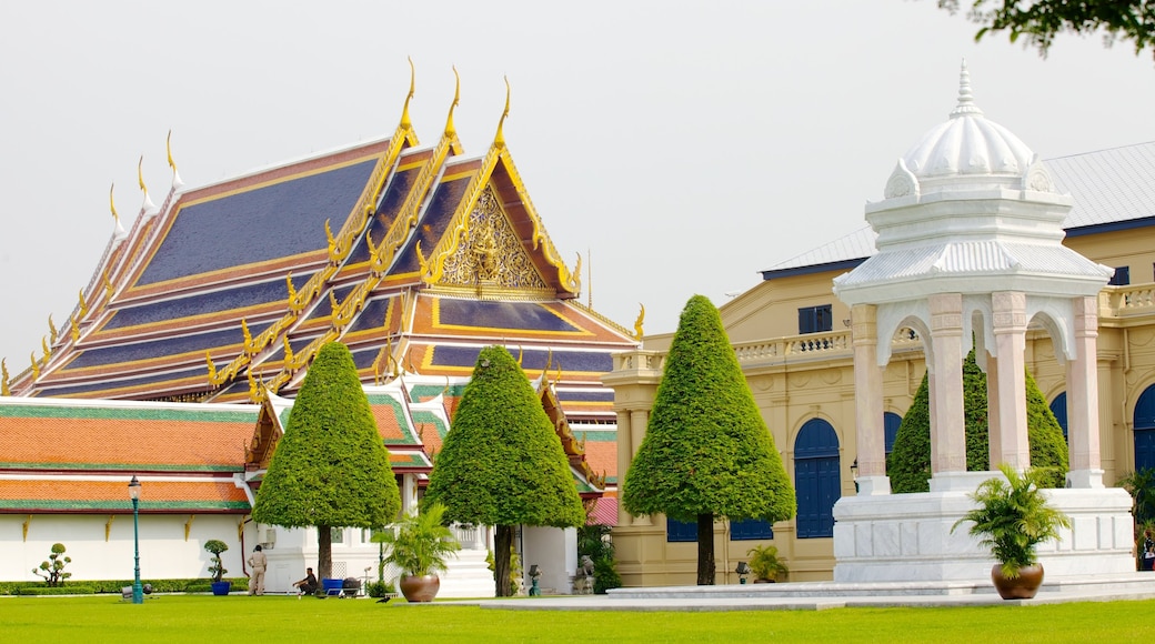 Grand Palace which includes a garden and heritage architecture