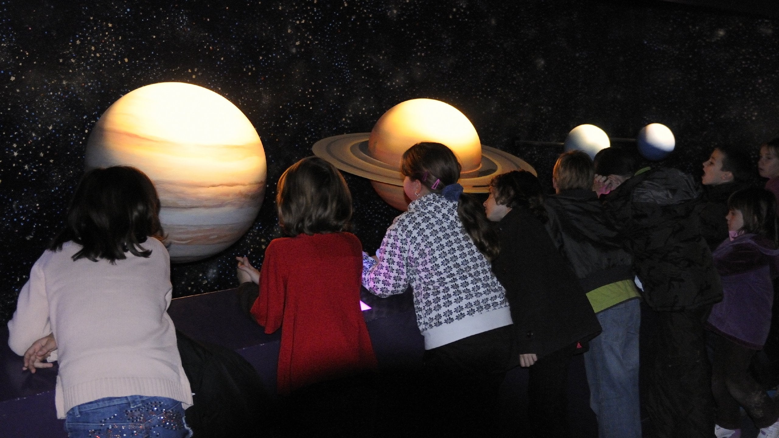 Dijon which includes an observatory and interior views as well as children