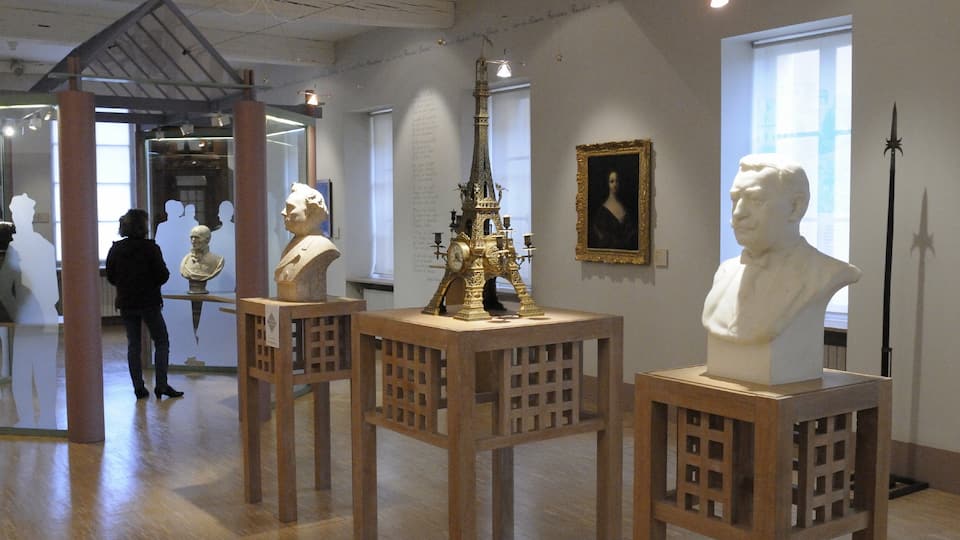 Dijon which includes interior views and art as well as an individual female