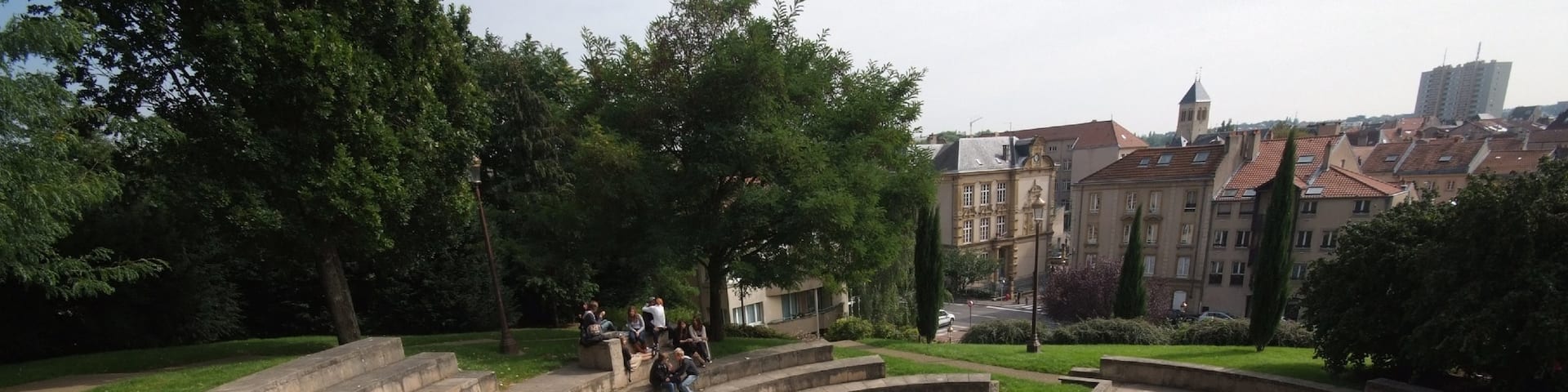Metz qui includes square ou place, patrimoine architectural et ville