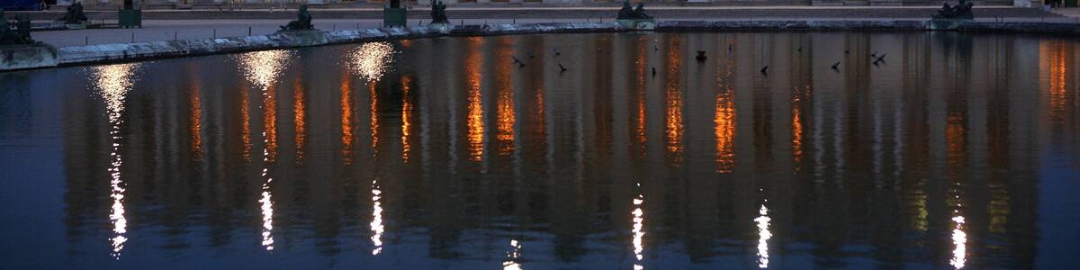 Versailles welches beinhaltet Stadt, Burg und bei Nacht