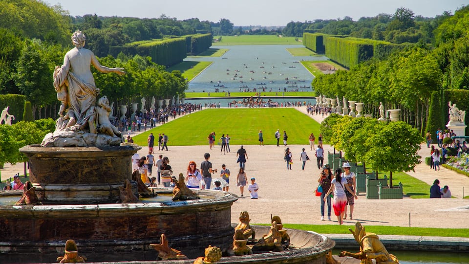 Versailles mettant en vedette statue ou sculpture, art en plein air et parc