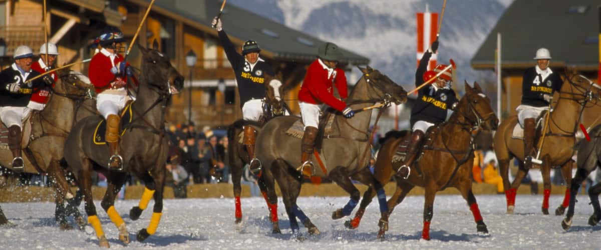 Megève montrant neige et équitation