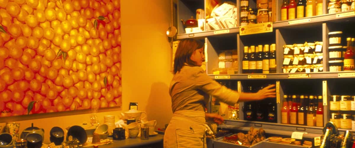 Biot welches beinhaltet Innenansichten, Einkaufen und Speisen