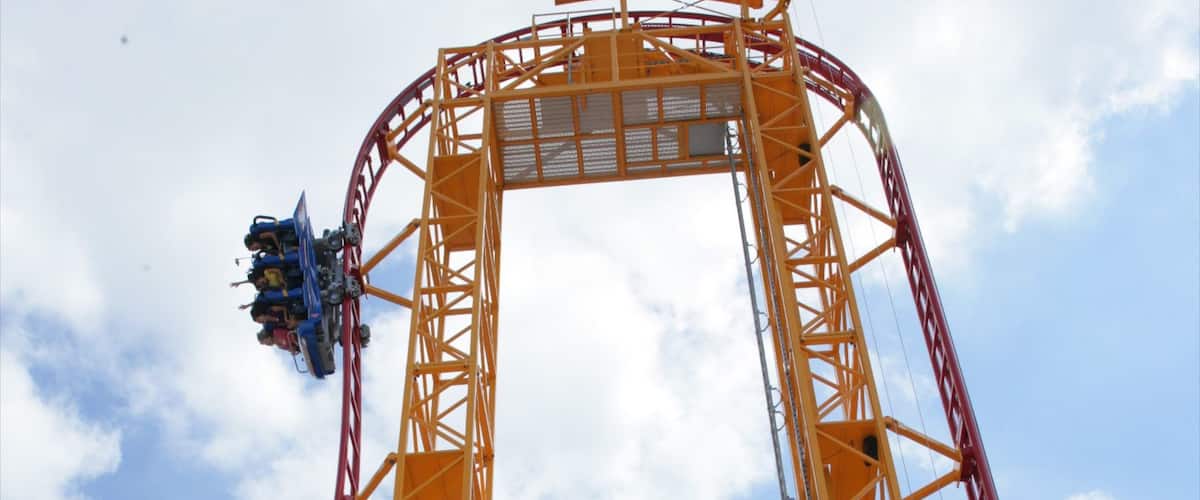 Six Flags Over Georgia welches beinhaltet Fahrten