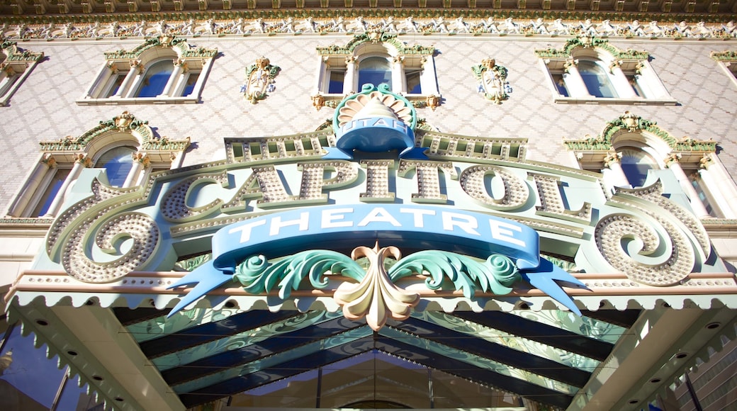 Capitol Theater welches beinhaltet Beschilderung und Theater