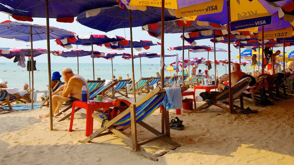 Pattaya Beach das einen Luxushotel oder Resort und Sandstrand