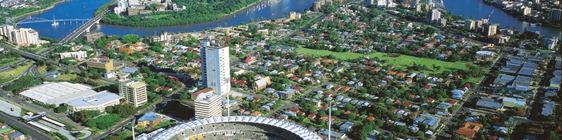 Woolloongabba featuring skyline and a city