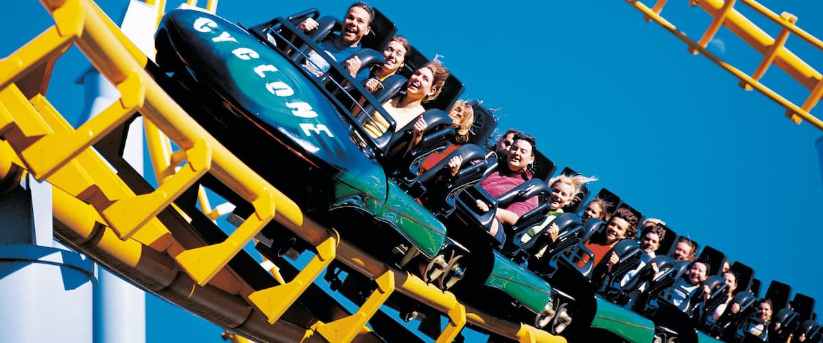 Dreamworld showing rides