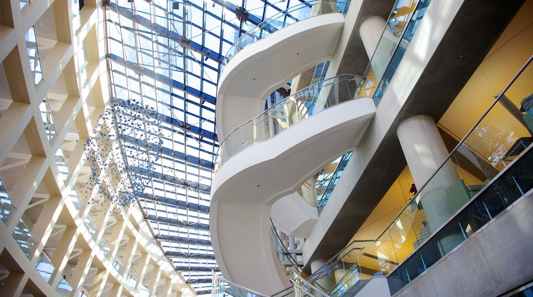 Salt Lake Public Library Main Building que incluye vistas interiores y arquitectura moderna