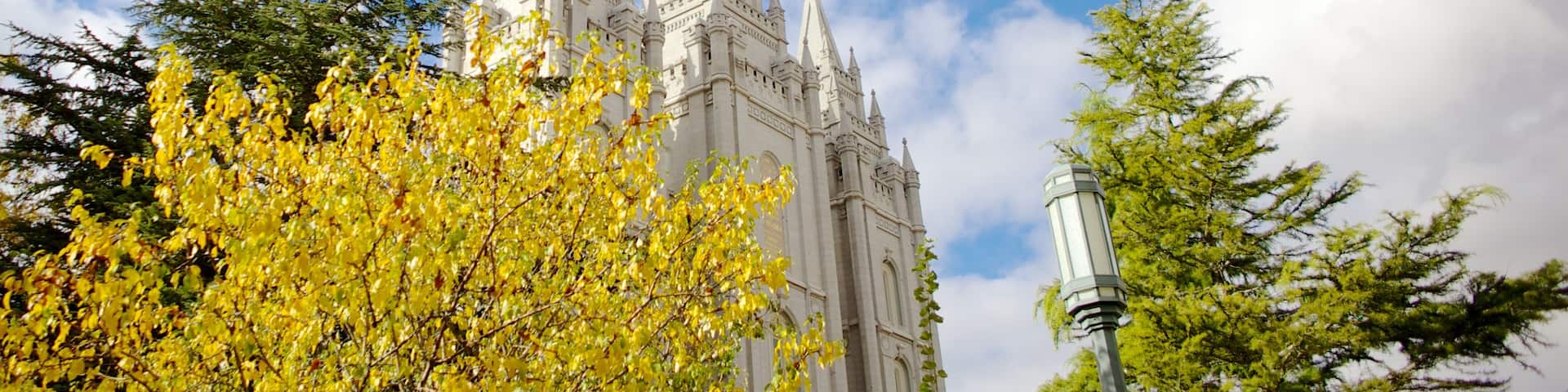 Utah ofreciendo un templo o lugar de culto, patrimonio de arquitectura y una iglesia o catedral