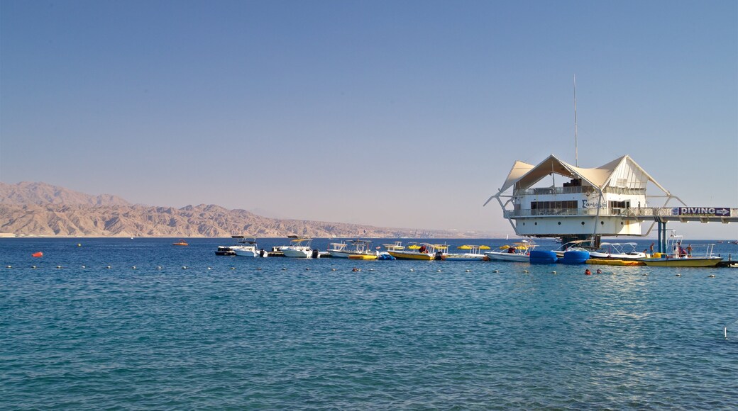 Green Beach which includes general coastal views