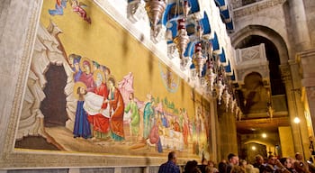 Church of the Holy Sepulchre showing art, heritage elements and interior views