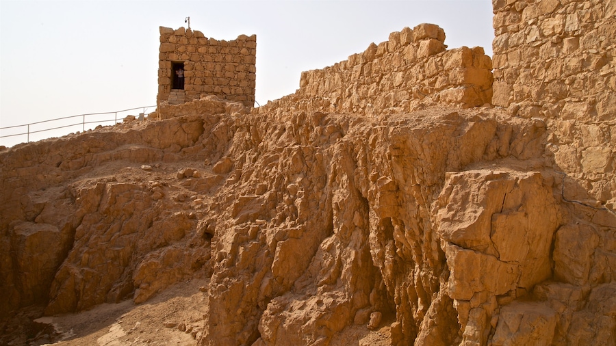 Parque Nacional de Masada que incluye elementos del patrimonio y una ruina