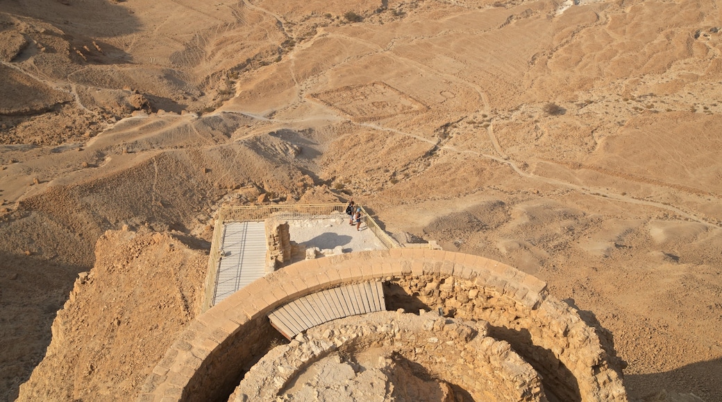 Masada National Park showing a ruin and desert views