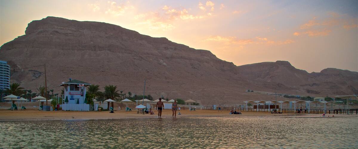 Ein Bokek johon kuuluu auringonlasku, ranta ja yleiset rantanäkymät