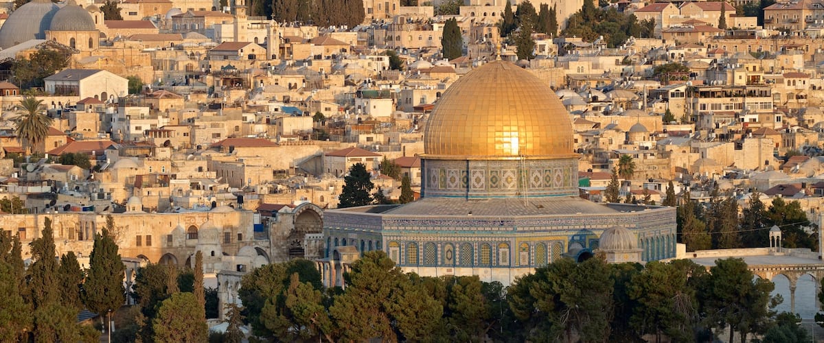 Dome of the Rock which includes heritage architecture, a city and landscape views