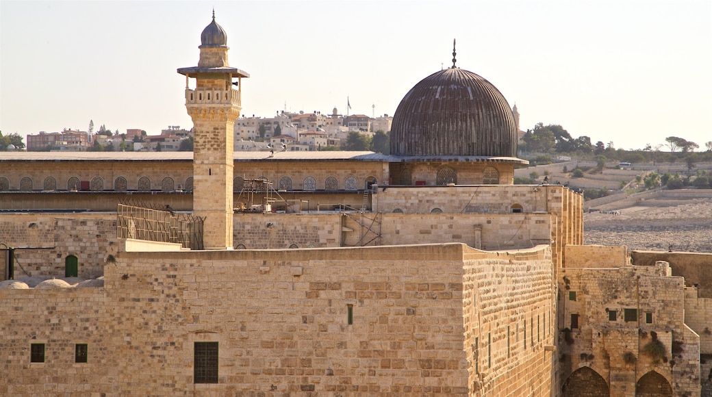 Mezquita de Al-Aqsa que incluye arquitectura patrimonial