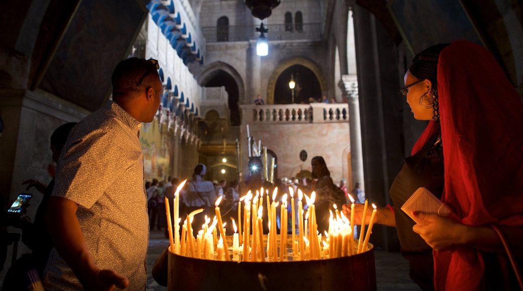 Church of the Holy Sepulchre showing a church or cathedral, heritage elements and interior views