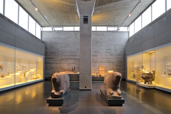 Israel Museum showing interior views