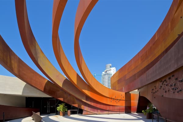 Musée du Design de Holon mettant en vedette architecture moderne