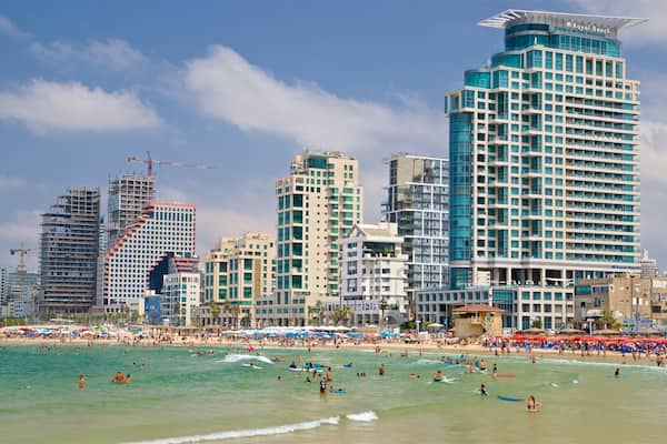 Tel Aviv et environs montrant ville, baignade et vues littorales