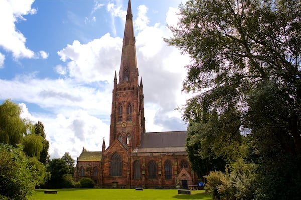 Warrington Parish Church which includes heritage architecture and a garden