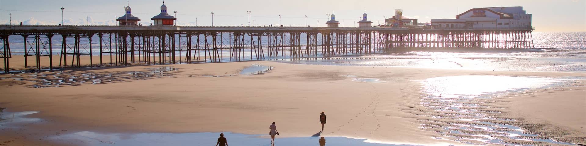 North Pier mit einem Landschaften, Sonnenuntergang und allgemeine Küstenansicht