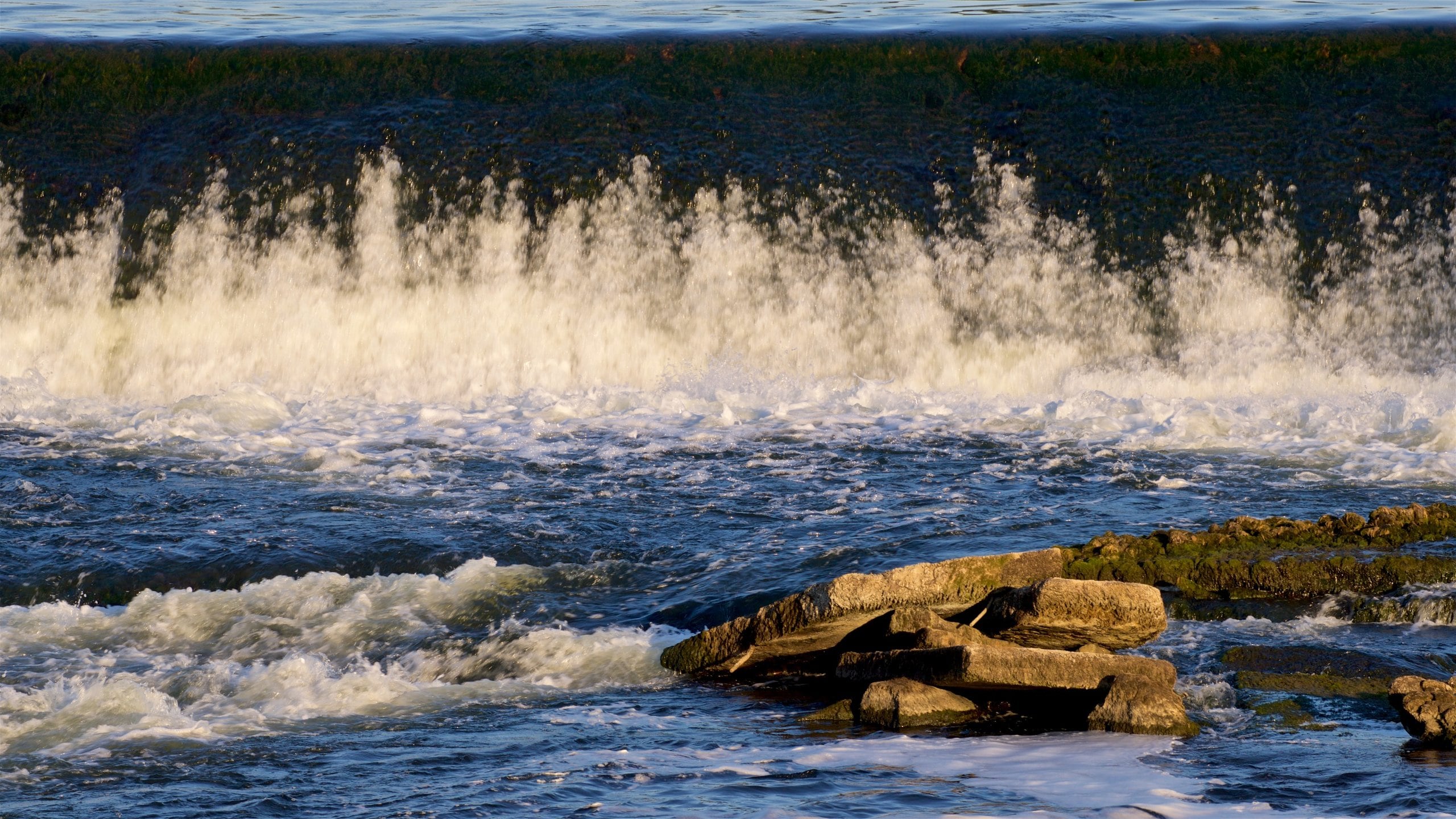 Mishawaka showing a river or creek