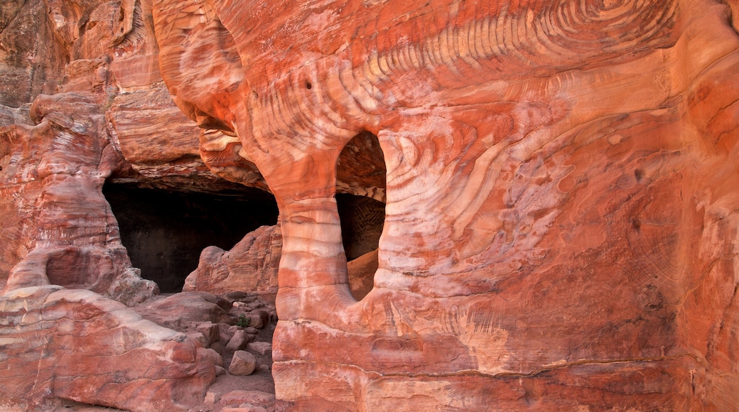 Wadi Musá ofreciendo un barranco o cañón