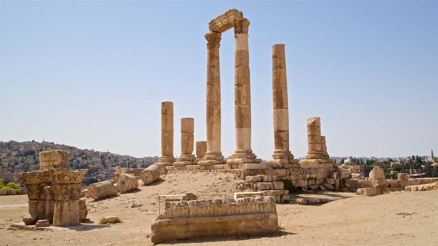 Templo de Hércules ofreciendo vistas de paisajes, ruinas de edificios y elementos del patrimonio