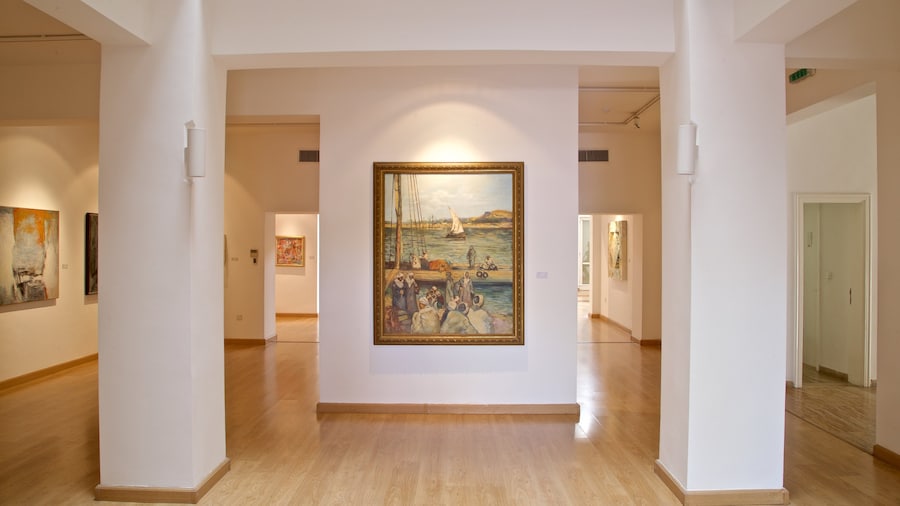 Musée national des beaux-arts de Jordanie qui includes art et vues intérieures