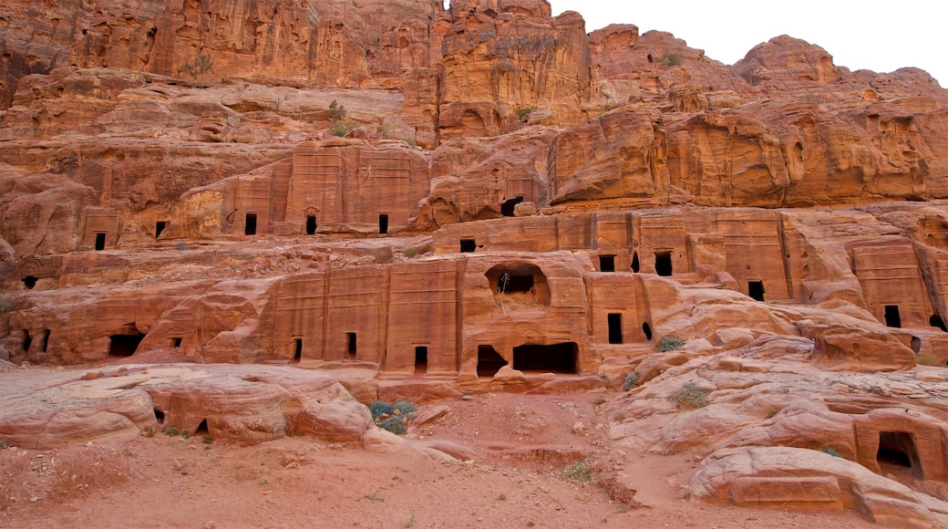 Street of Facades showing heritage architecture and a gorge or canyon