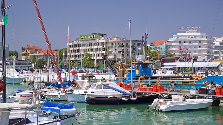 Riccione cho thấy cảng hoặc vịnh