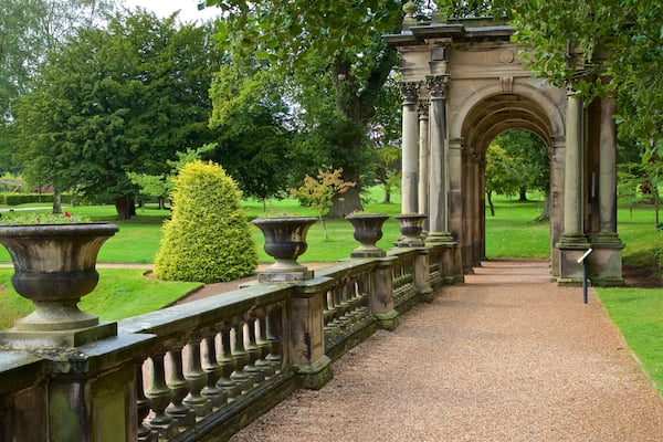Trentham Gardens montrant jardin