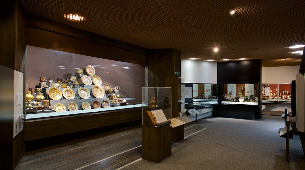 Hanley Potteries Museum featuring interior views