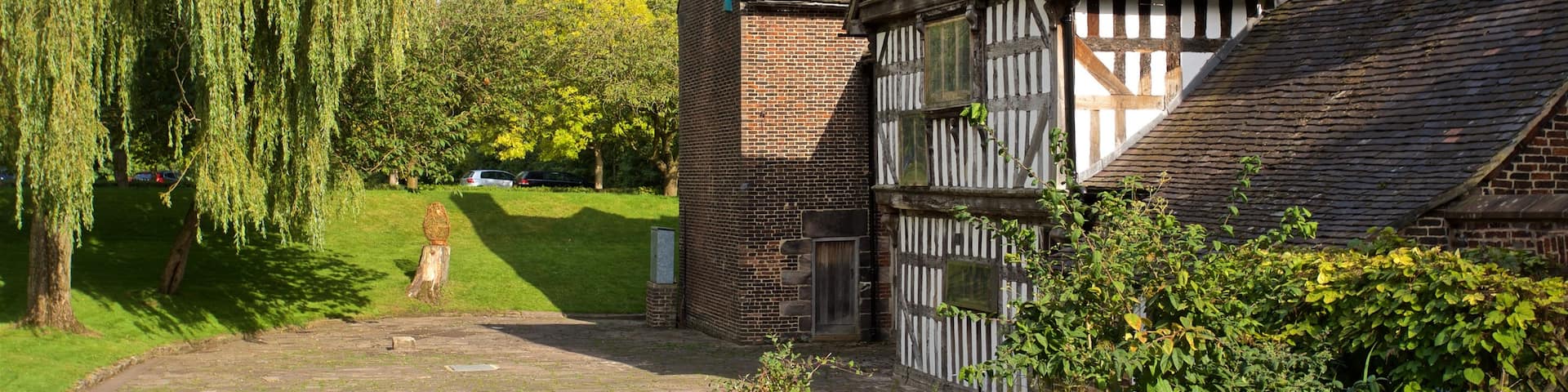 Ford Green Hall mit einem Geschichtliches, Park und Haus