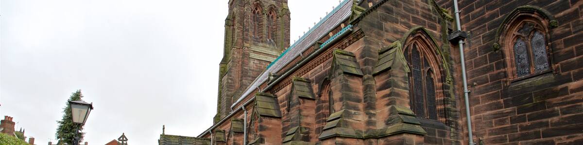 St Giles Catholic Church welches beinhaltet historische Architektur und Kirche oder Kathedrale