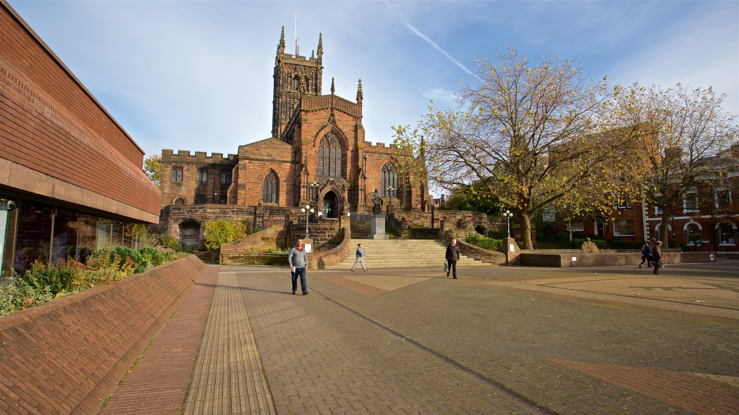 Wolverhampton which includes heritage architecture, a square or plaza and a church or cathedral