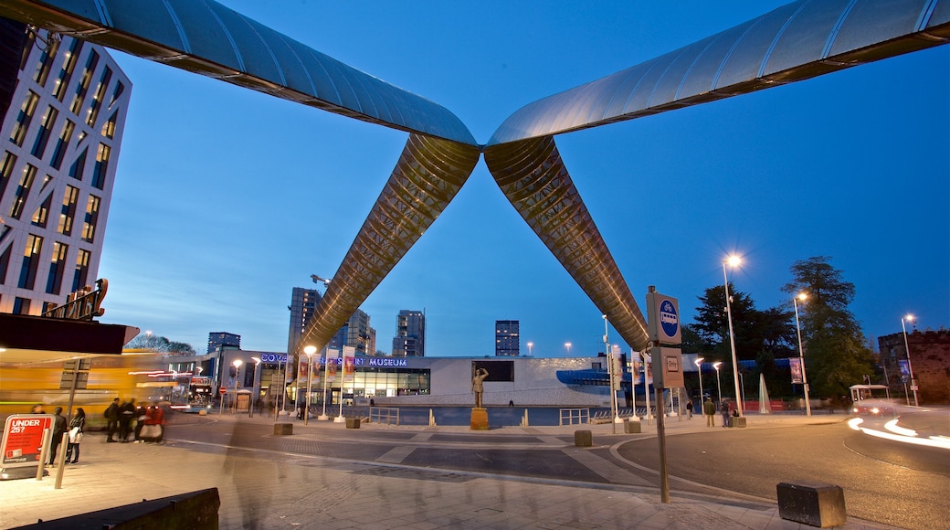 Coventry showing outdoor art and night scenes