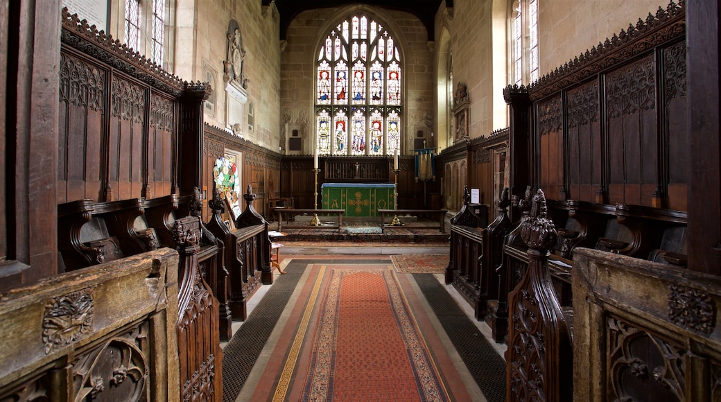 St. Bartholomews Church che include vista interna, chiesa o cattedrale e oggetti d\'epoca