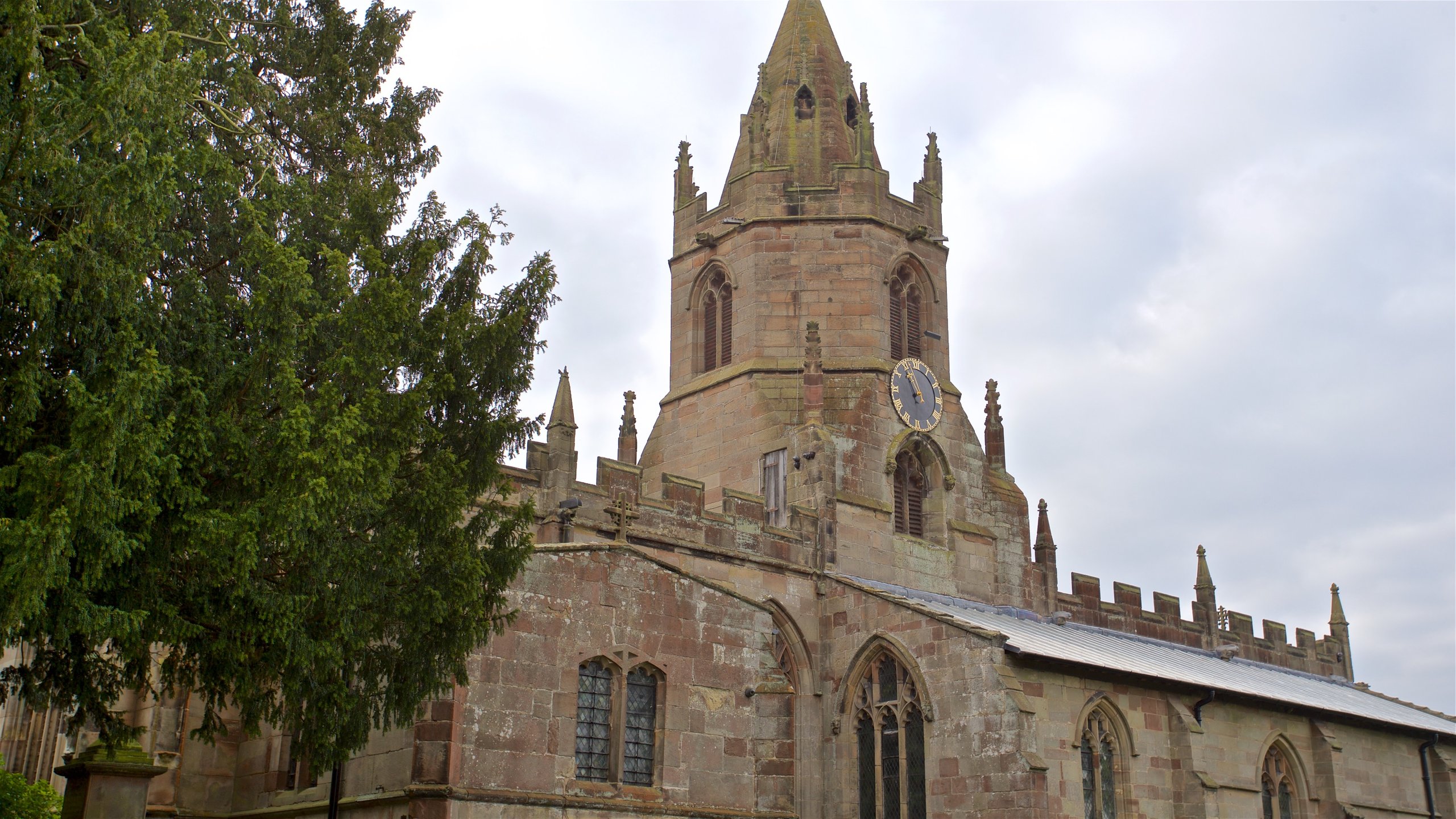 St. Bartholomews Church featuring heritage architecture and a church or cathedral