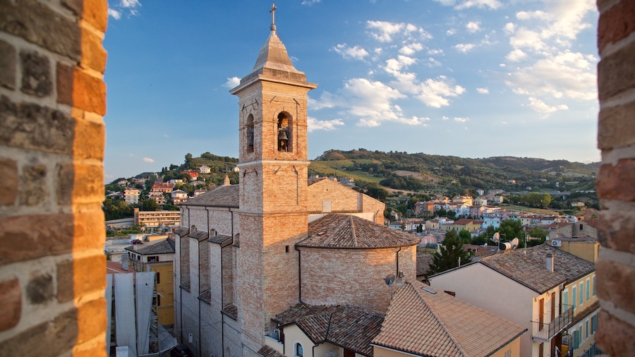 Torre de Gualtieri que incluye vistas de paisajes, una iglesia o catedral y patrimonio de arquitectura