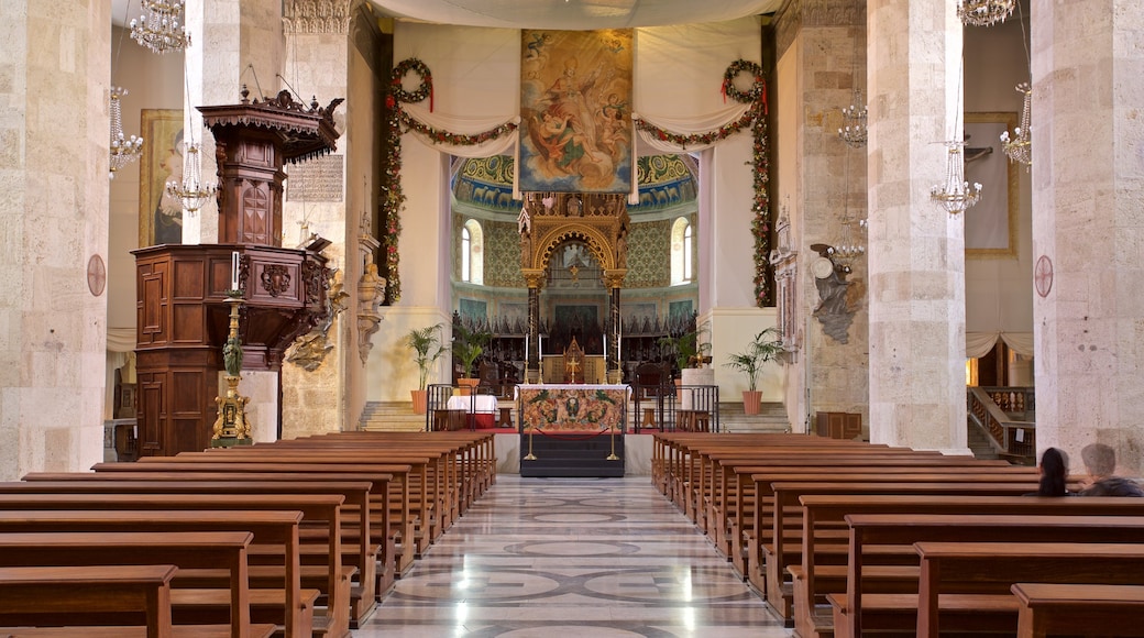 Catedral de Sant\'Emidio mostrando vistas internas, elementos de patrimônio e uma igreja ou catedral