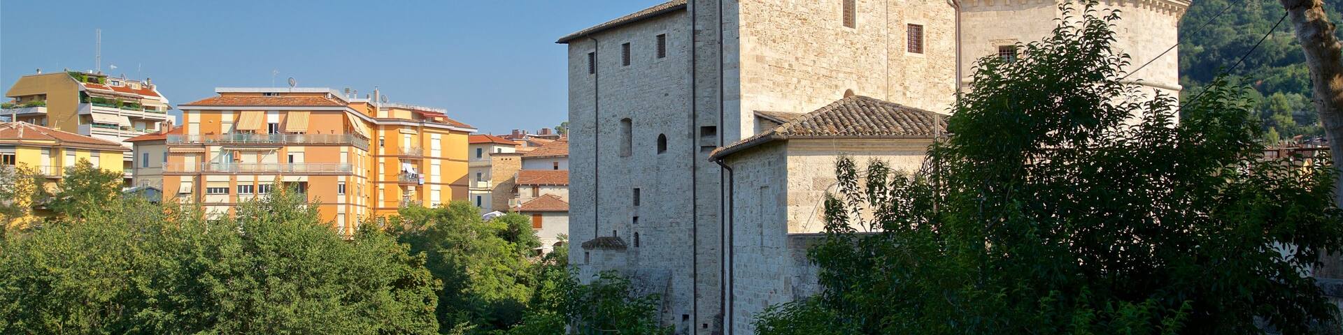 Forte Malatesta mettant en vedette panoramas et patrimoine historique