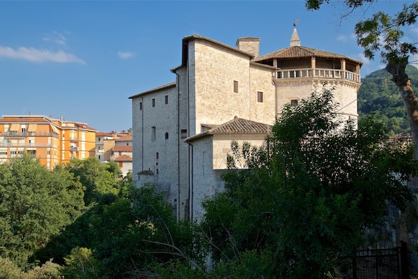 Forte Malatesta welches beinhaltet Geschichtliches und Landschaften